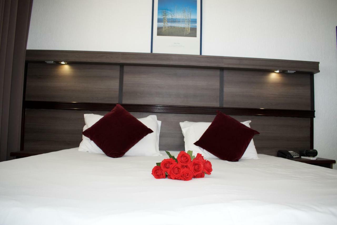 Hotel Le Paris Noumea Esterno foto